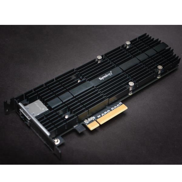 Adattatore Synology E10M20-T1 per NAS