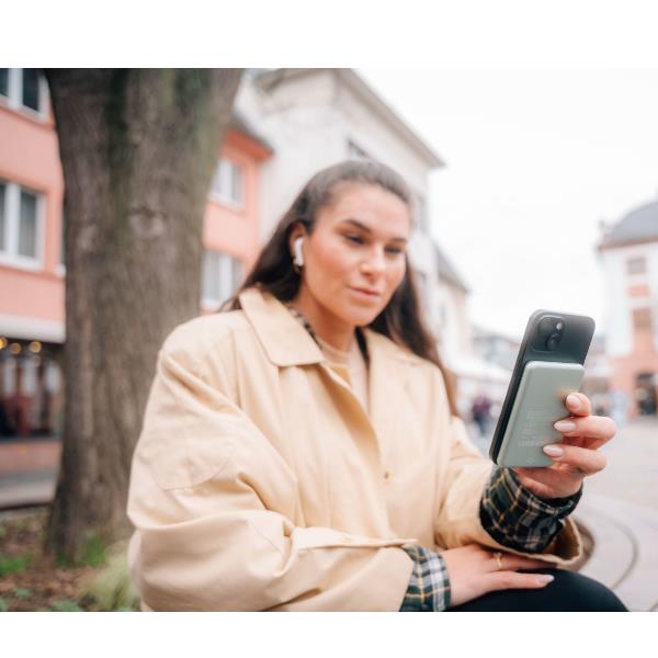 Power Bank Verbatim 5000mAh Magnetico Green - immagine 3