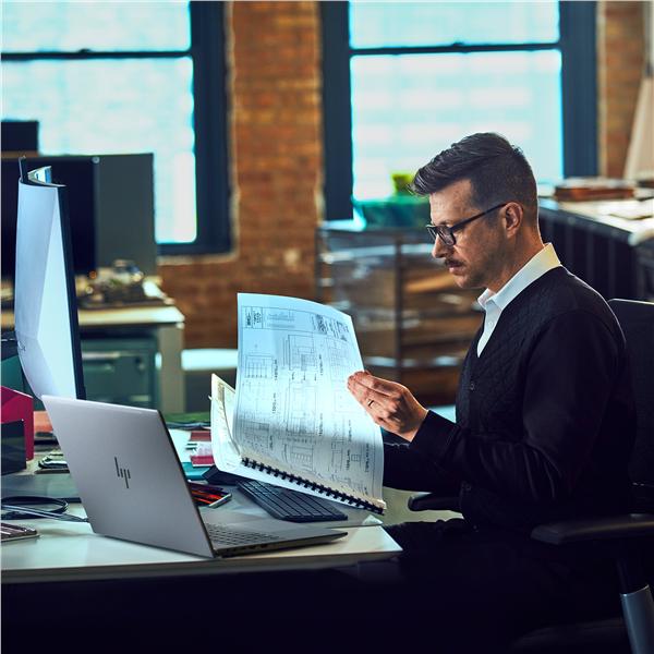 Workstation Portatile HP ZBook Power 16 G11 16" Ryzen 7 RTX 1000 Ada 32GB 1TB SSD Win11 Pro - immagine 2