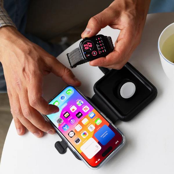 Caricabatterie Wireless Cygnett ChargeBase Qi2 2 in 1 per iPhone e AirPods - immagine 2